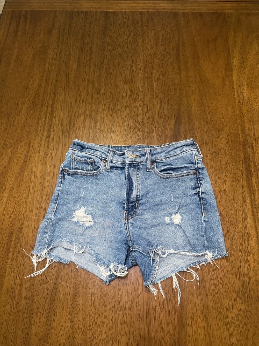 Old Navy O.G. Straight Denim Shorts Women’s 4 High Rise Distressed Raw Hem